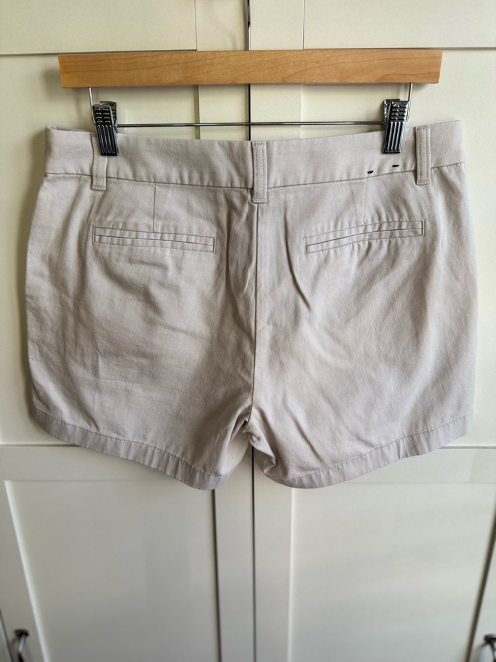 J.Crew Factory 5” Classic Chino Short Size 8 light grey/stone - Picture 3 of 4